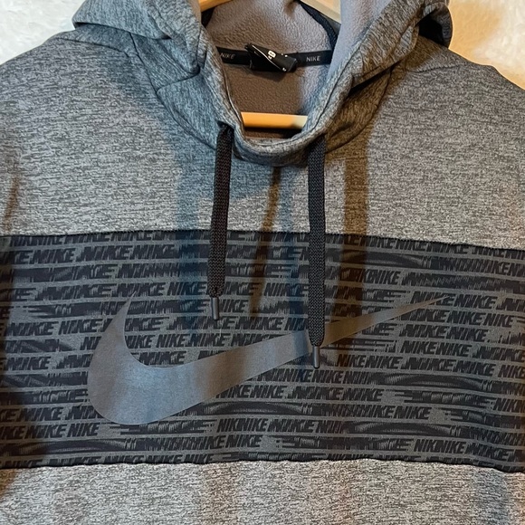 Nike Men’s Hoodie Sweatshirt Gray and Black Center Swoosh Size Medium Polyester - Picture 7 of 10